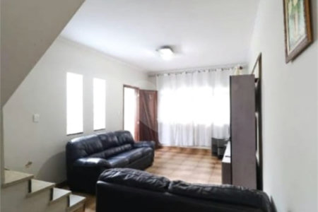 Sobrado à venda com 3 quartos, sendo 1 suíte,  em Vila Constança, São Paulo, SP