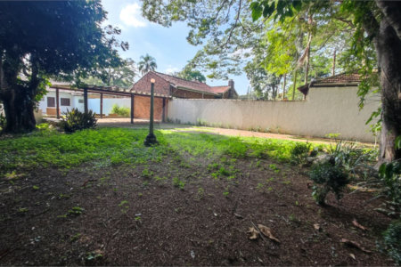 Terreno à venda com 1 suíte em Interlagos, São Paulo, SP