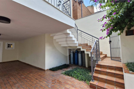 Casa à venda com 4 suítes no condomínio Jardim Vitória Régia, São Paulo - SP