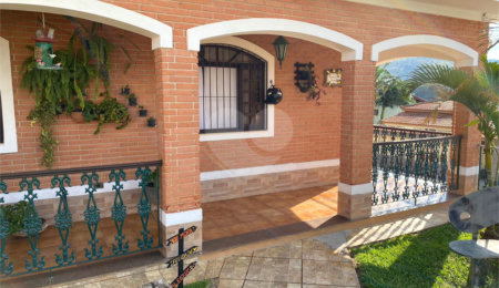 Casa à venda com 3 quartos, sendo 1 suíte,  no Centro, Bom Jesus dos Perdões, SP