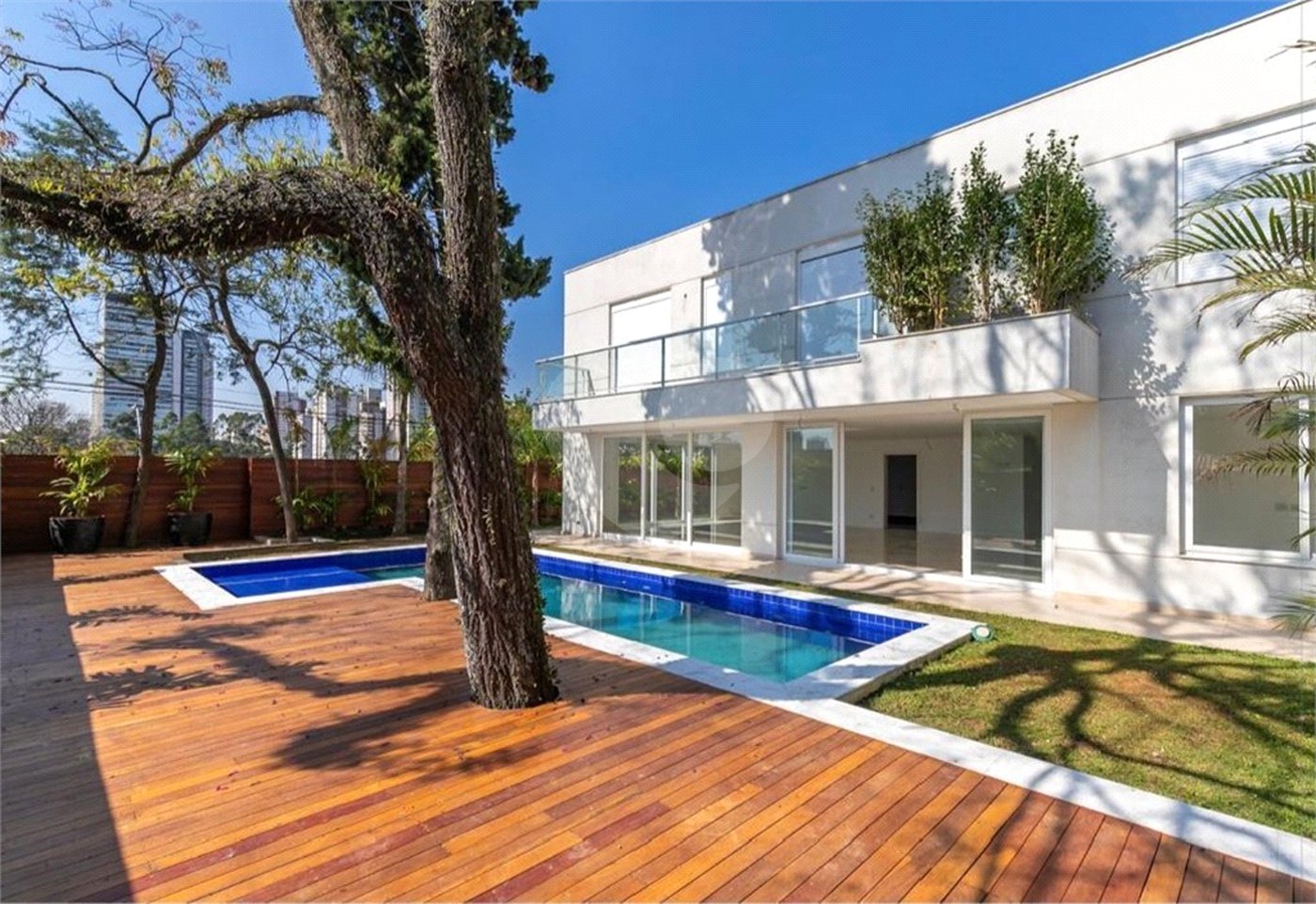 Casa à venda com 4 suítes no condomínio Porto Fino, São Paulo - SP