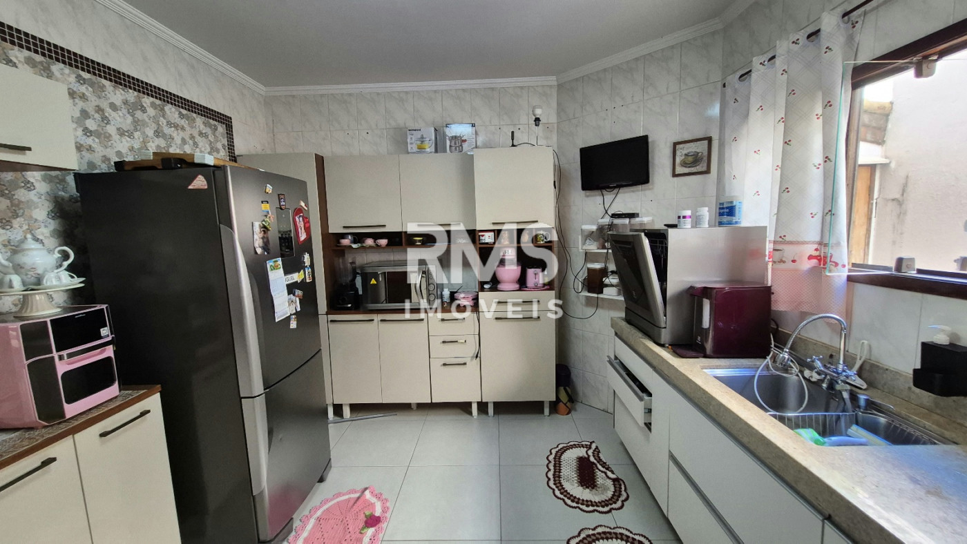 Casa à venda com 3 suítes no condomínio Granja Olga II, Sorocaba - SP