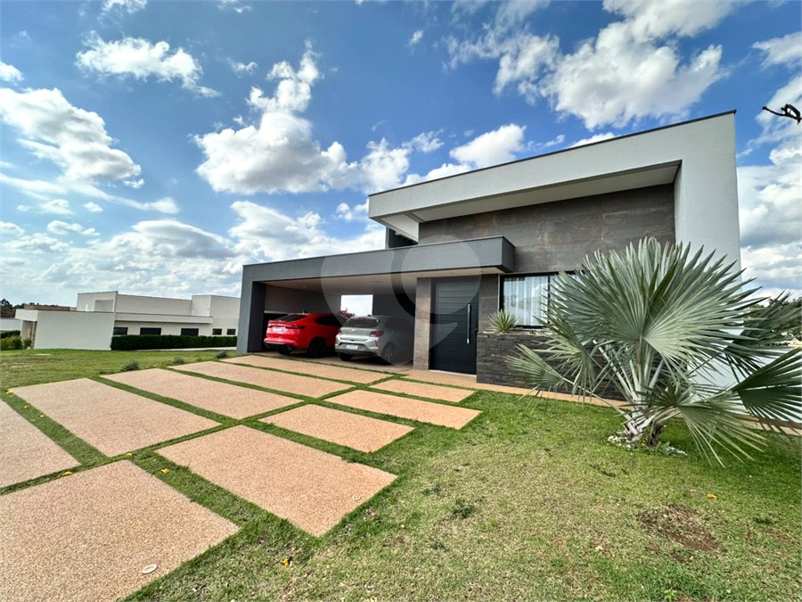 Casa à venda com 3 suítes no condomínio Villas do Golfe, Itu - SP