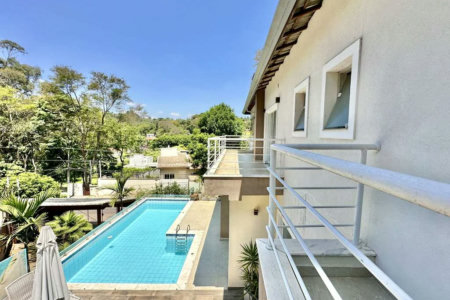 Casa à venda com 4 quartos, sendo 3 suítes,  no condomínio Vilarejo, Carapicuíba - SP