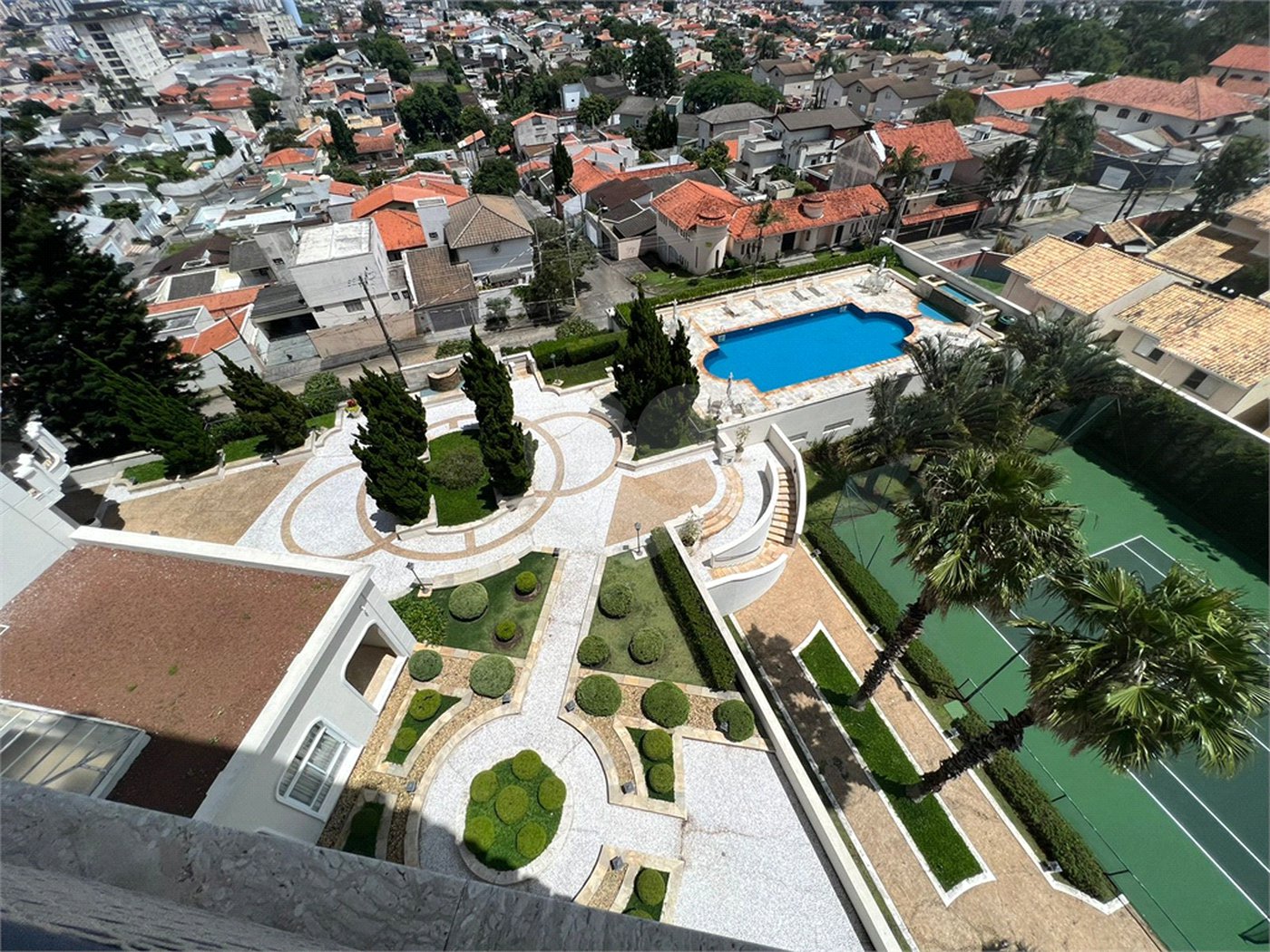 Apartamento à venda com 4 quartos, sendo 2 suítes,  em Vila Oliveira, Mogi das Cruzes, SP