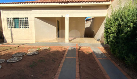 Casa à venda com 3 quartos, sendo 2 suítes,  no Centro, Três Lagoas, MS