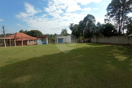 Chácara à venda com 6 quartos, sendo 1 suíte,  em Cercadinho, Alambari, SP