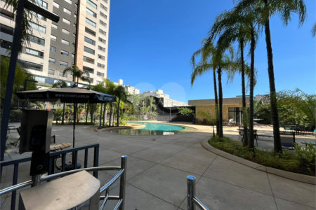 Apartamento no Brás repleto de lazer com 50 m² com 2 dormitórios e 1 vaga, Estuda Permuta
