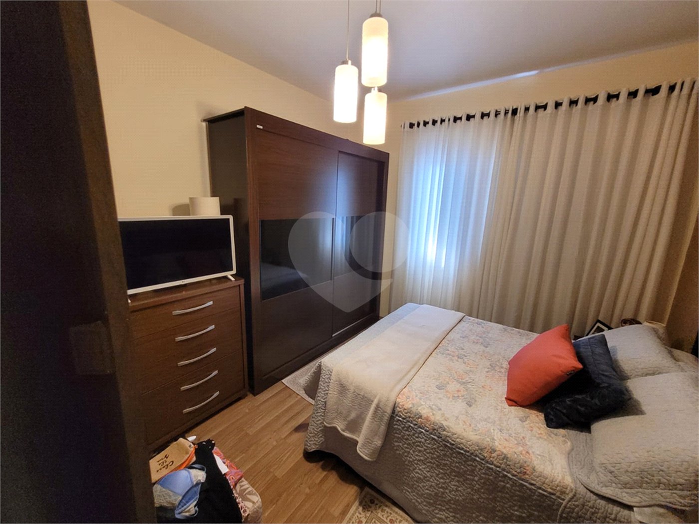 Sobrado à venda com 2 quartos em Vila Nivi, São Paulo, SP