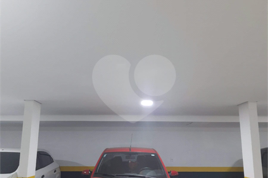 Casa à venda com 2 suítes no condomínio Residencial Poncet, São Paulo - SP