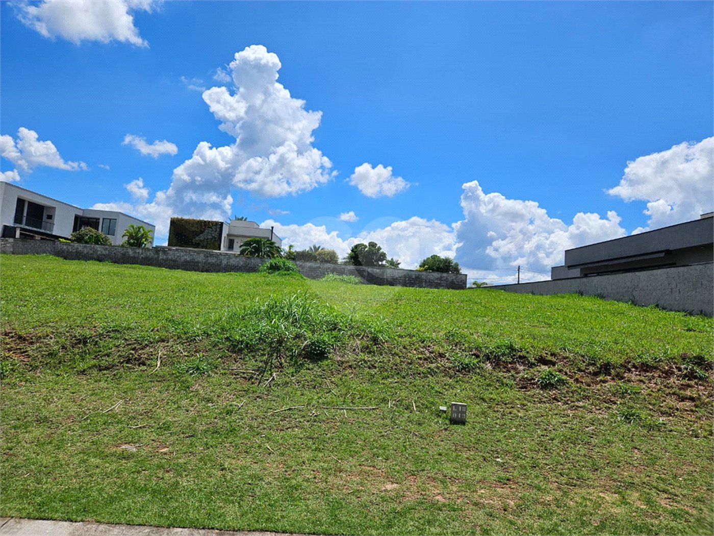 Terreno à venda com 1 suíte no condomínio Campo de Toscana, Vinhedo - SP