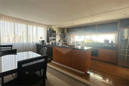 Apartamento à venda com 3 quartos, sendo 2 suítes, em Jardim Paulista, São Paulo, SP