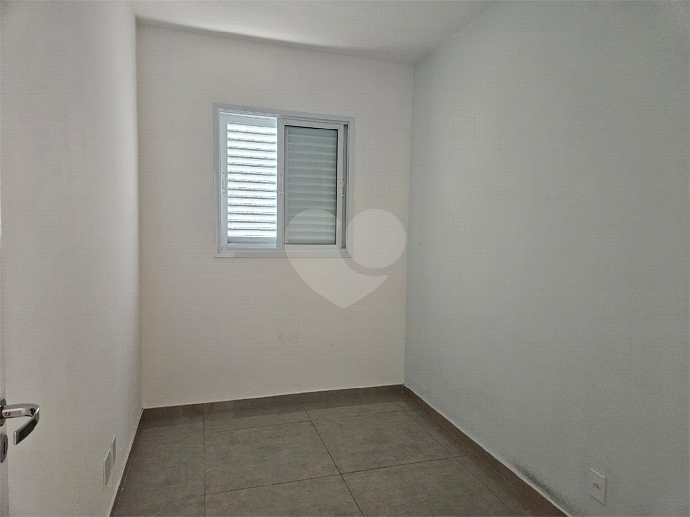 Apartamento à venda com 3 quartos, sendo 1 suíte, no Centro, Poá, SP