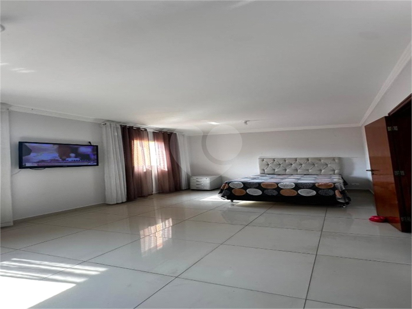 Sobrado à venda com 4 quartos, sendo 1 suíte, em Wanel Ville, Sorocaba, SP
