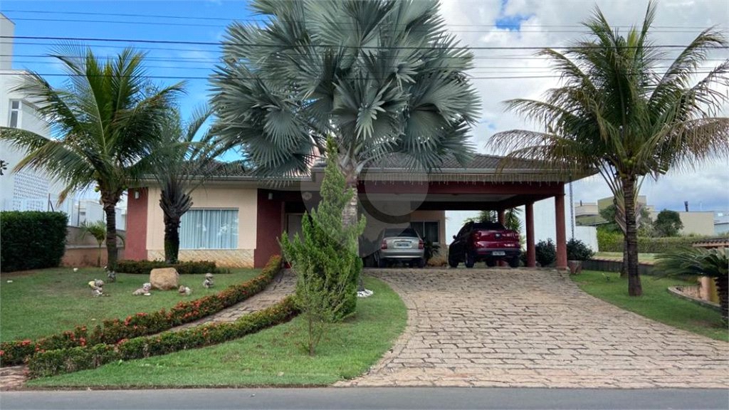 Casa à venda com 4 quartos, sendo 3 suítes, no condomínio Terras de Mont Serrat, Salto - SP