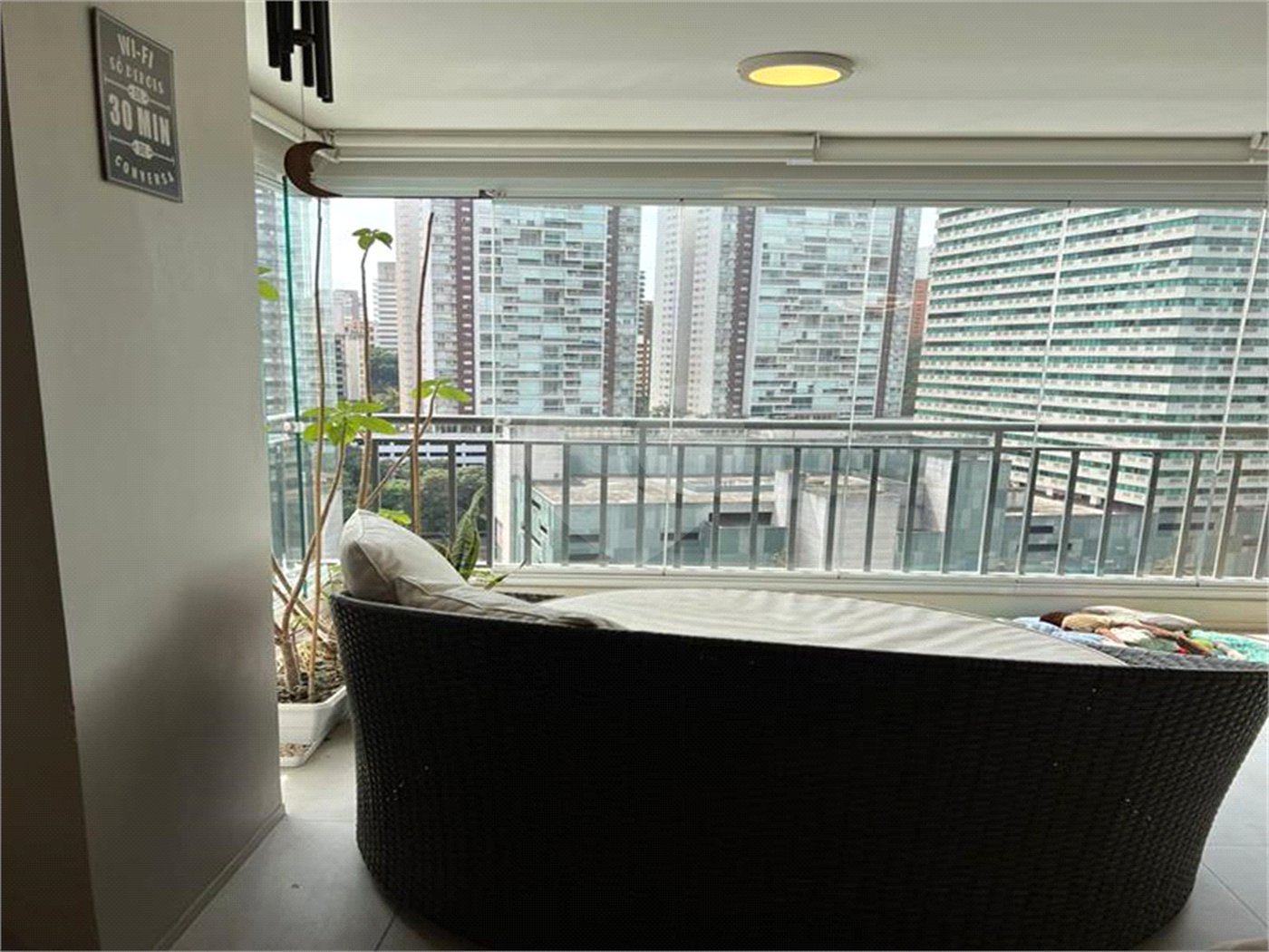 Apartamento à venda com 3 suítes em Jardim Caboré, São Paulo, SP