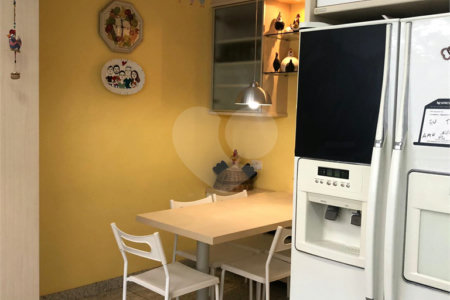 Apartamento à venda com 4 quartos, sendo 3 suítes, em Alto da Boa Vista, São Paulo, SP