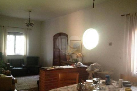 Casa à venda com 3 quartos, sendo 1 suíte, no Centro, Vinhedo, SP