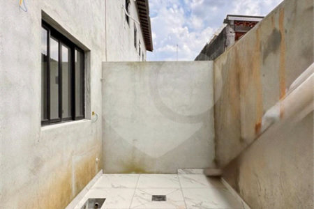 Casa à venda com 3 quartos, sendo 1 suíte, no condomínio Miguel Comitre, Poá - SP