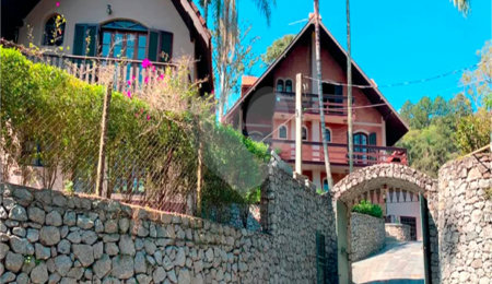 Casa à venda com 4 suítes em Roseira, Mairiporã, SP