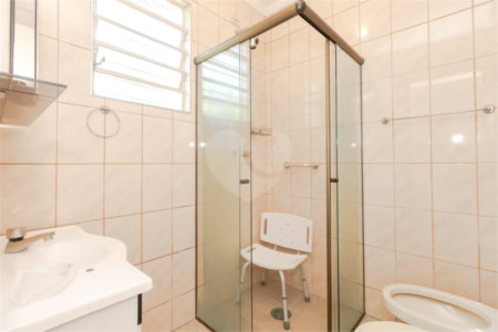 Casa à venda com 4 quartos, sendo 3 suítes, em Vila Pirajussara, São Paulo, SP