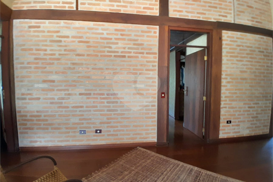 Casa à venda com 4 quartos, sendo 2 suítes, no condomínio Cantareira, Mairiporã - SP