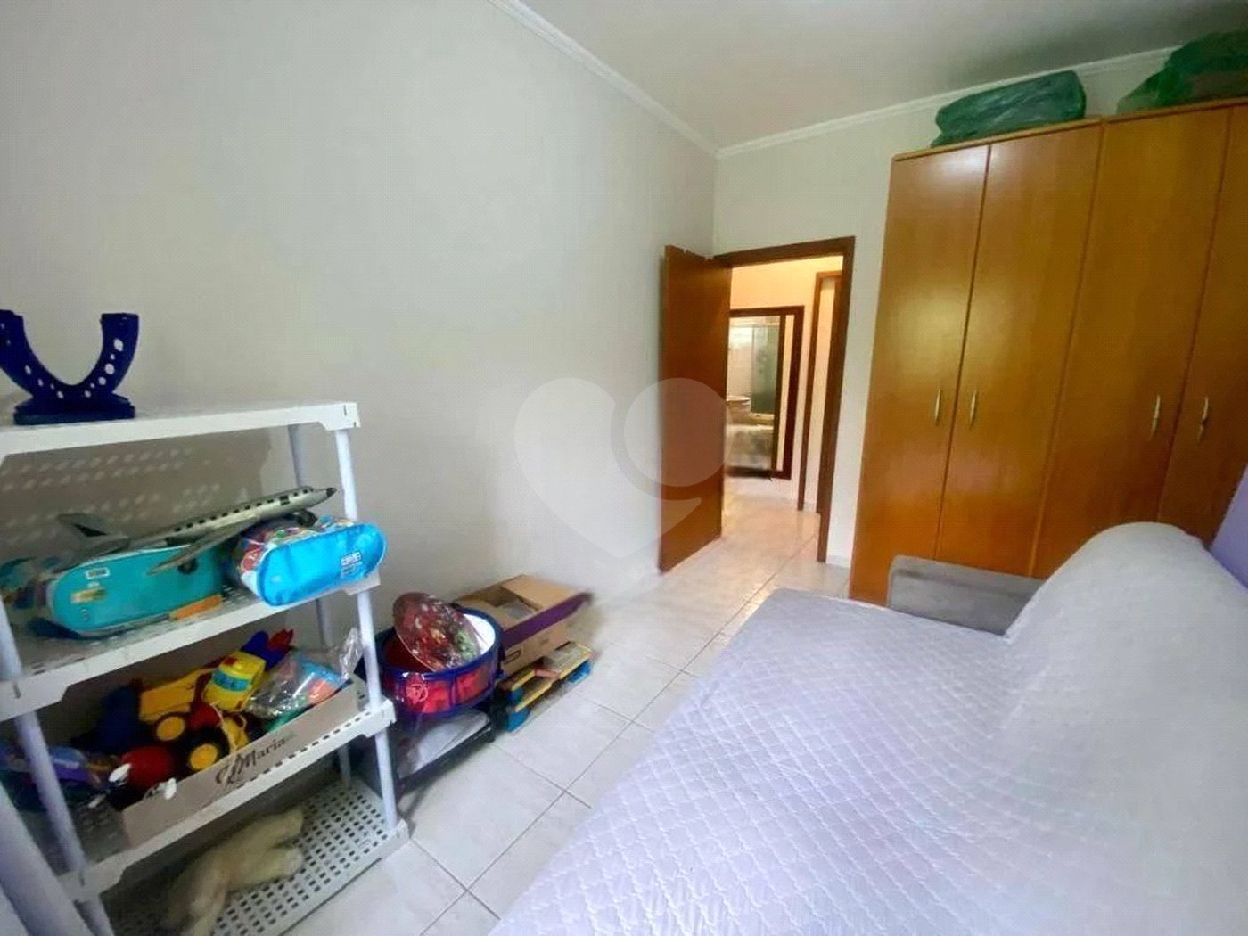 Casa à venda com 3 quartos, sendo 1 suíte, no condomínio Recanto dos Paturis, Vinhedo - SP