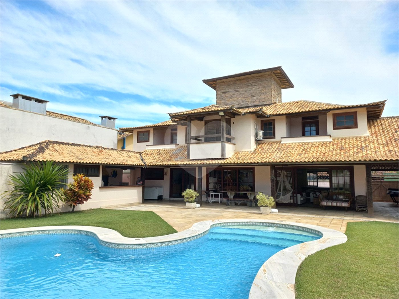 Casa à venda com 4 quartos, sendo 3 suítes,  em Geribá, Armação dos Búzios, RJ