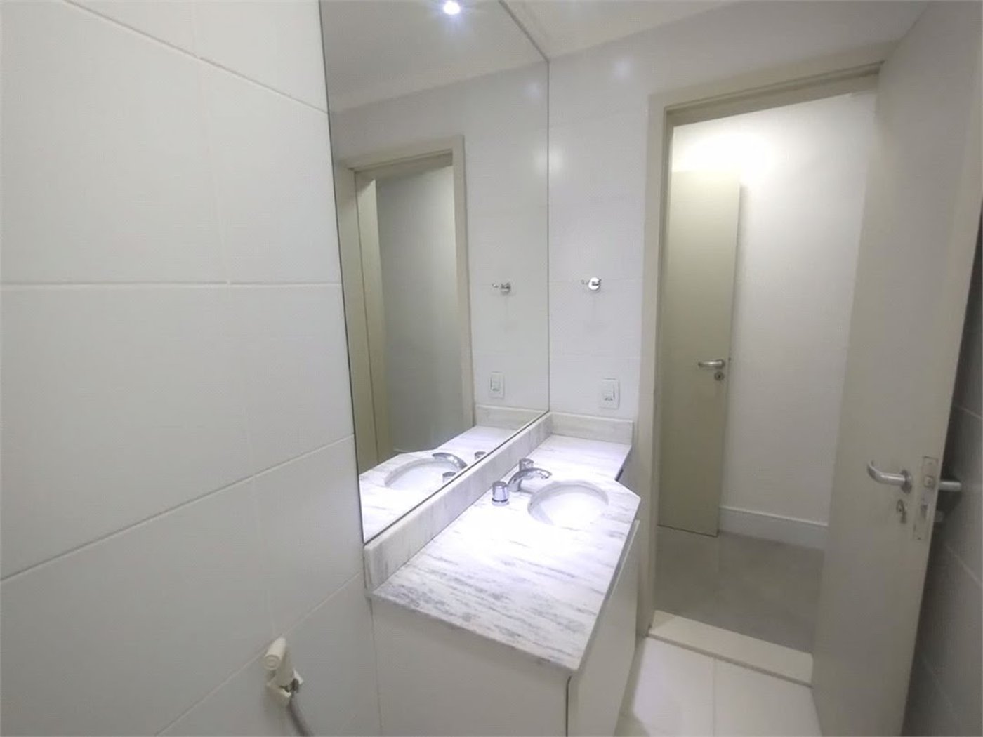 Apartamento Residencial à venda, Jardim Astúrias, Guarujá - AP0683.