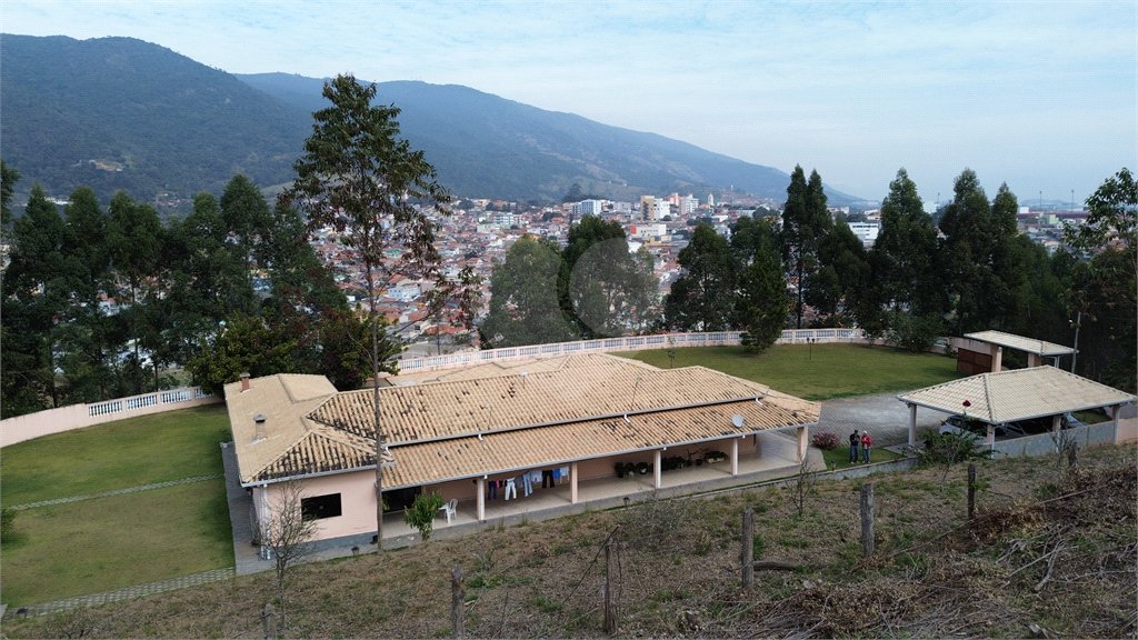 Casa à venda com 4 suítes no Centro, Extrema, MG