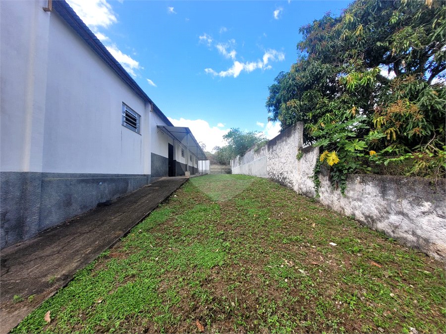 Terreno à venda com 3 suítes em Bazílio, Rio Bonito, RJ