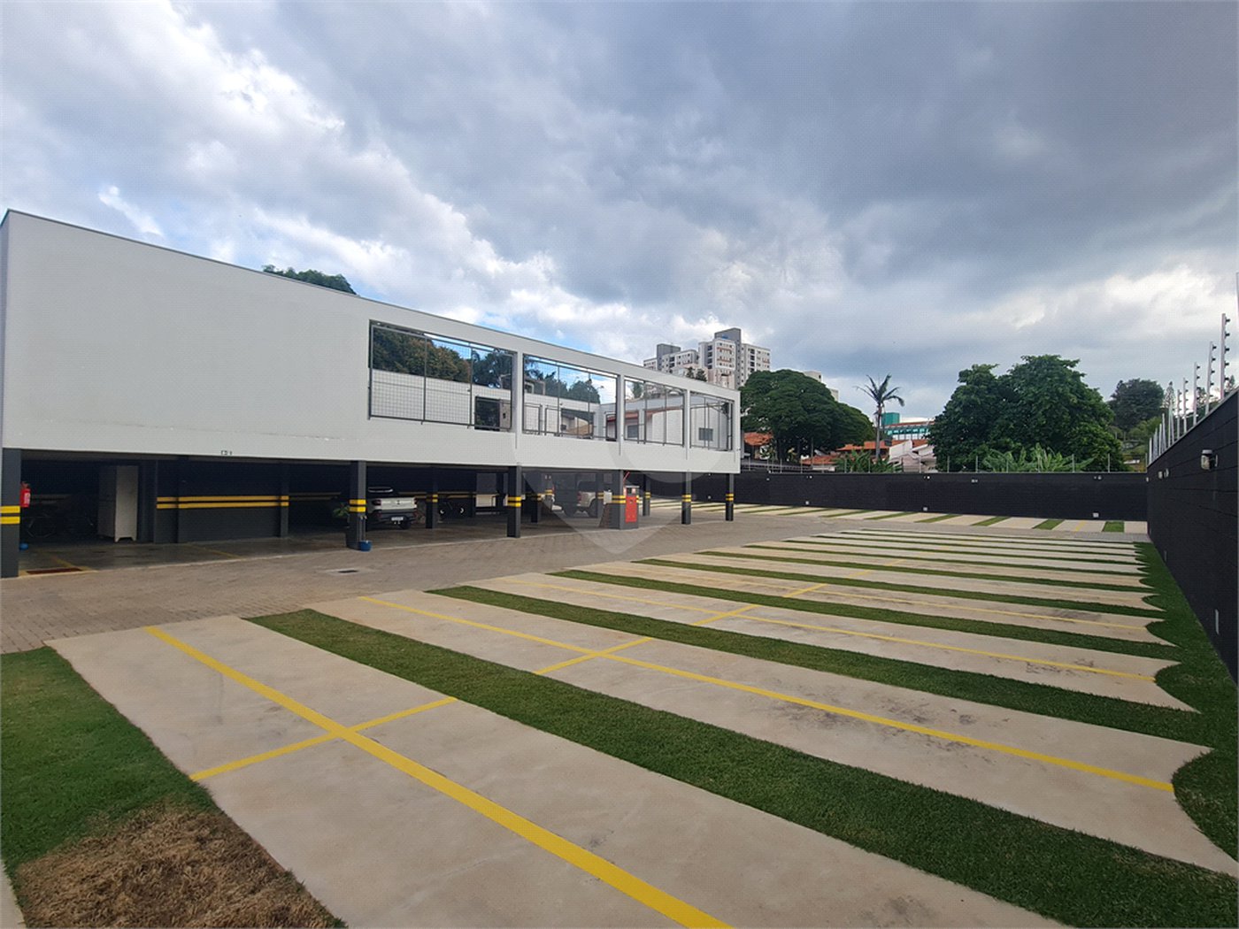Apartamento à venda com 3 quartos, sendo 1 suíte,  em Jardim Refúgio, Sorocaba, SP