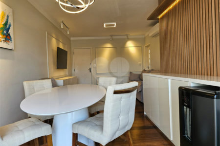 Apartamento à venda com 3 quartos, sendo 1 suíte, em Santo Amaro, São Paulo, SP