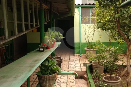 Casa à venda com 2 quartos, sendo 1 suíte, em Vila Piauí, São Paulo, SP