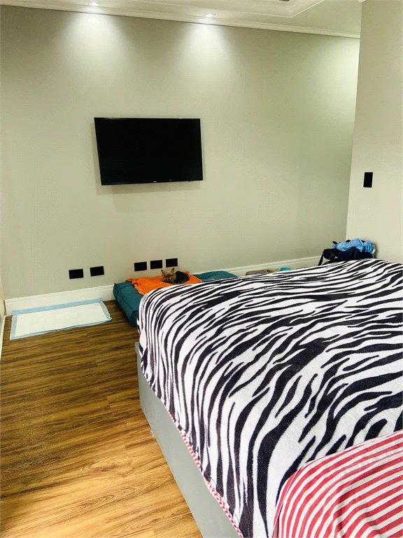 Casa à venda com 3 suítes em Jardim Londrina, São Paulo, SP