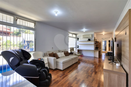 Casa à venda com 4 suítes em Jardim Cordeiro, São Paulo, SP