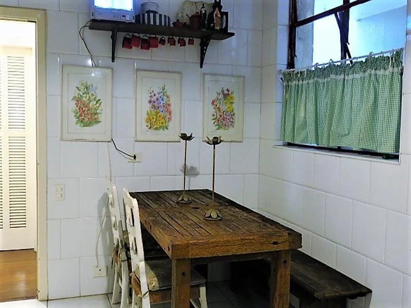 Casa à venda com 4 quartos, sendo 2 suítes, em Jardim Morumbi, São Paulo, SP
