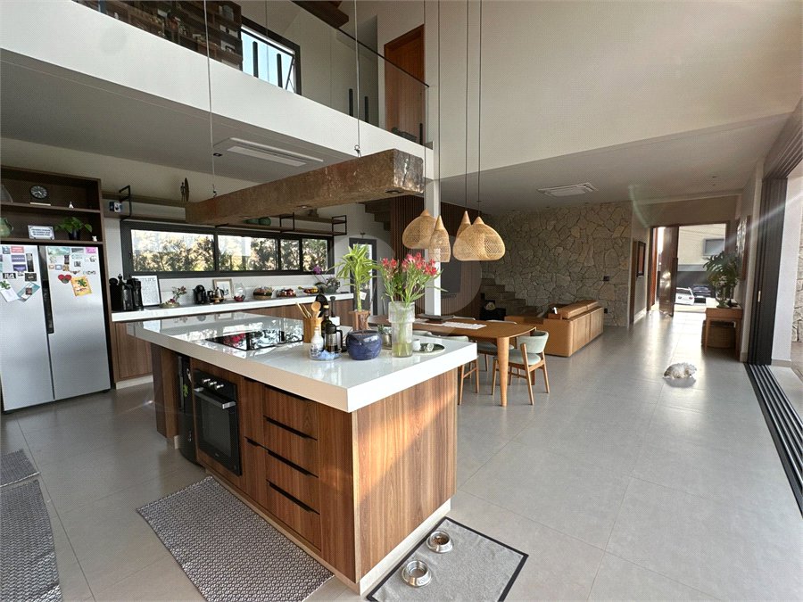 Casa Térrea à venda ou para alugar com 3 suítes em Jardim Leonor, Itatiba, SP
