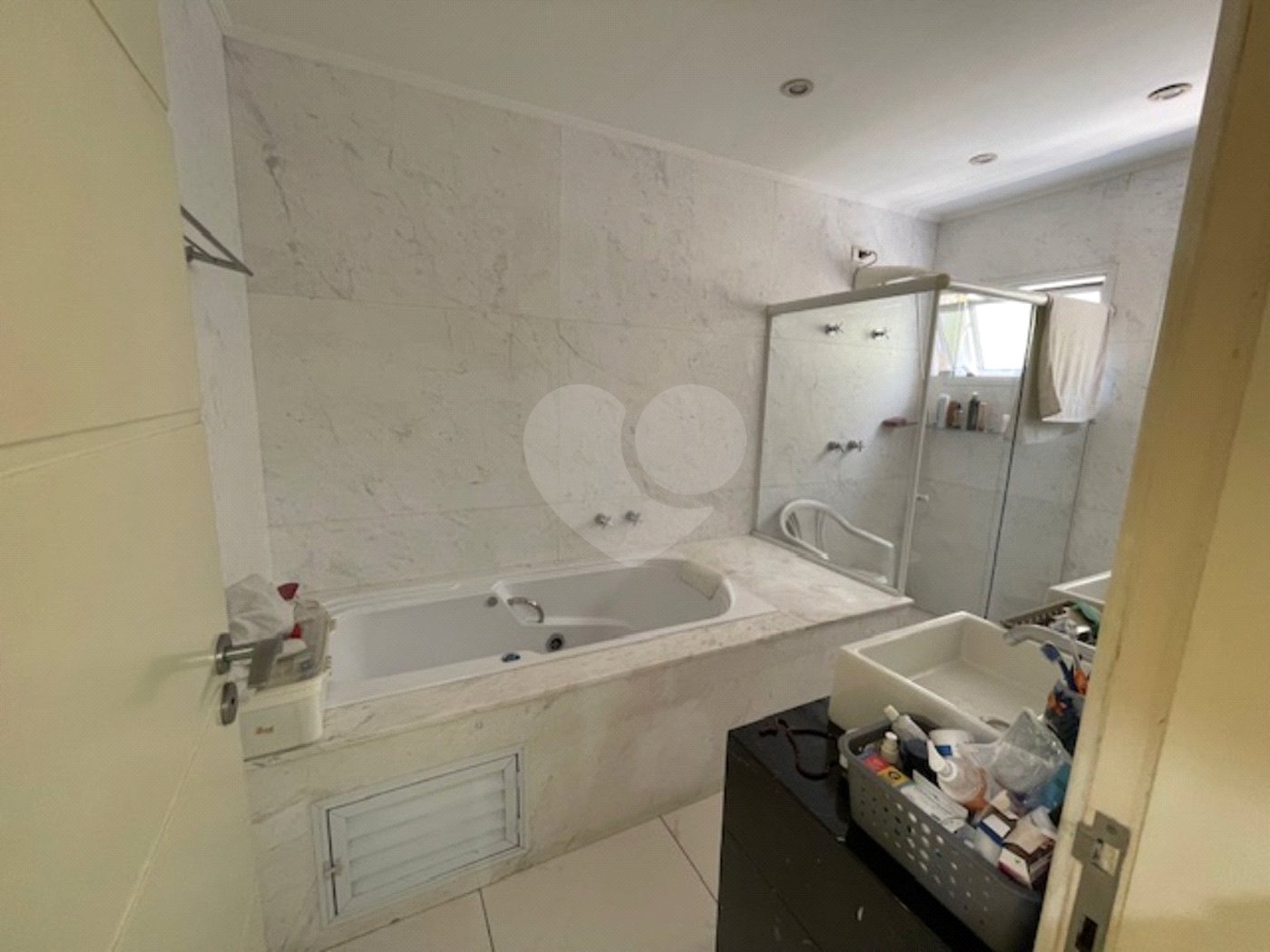 Casa à venda com 4 suítes em Chácara Mafalda, São Paulo, SP