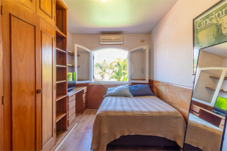 Casa de Vila à venda com 4 quartos, sendo 2 suítes, em Alto da Boa Vista, São Paulo, SP