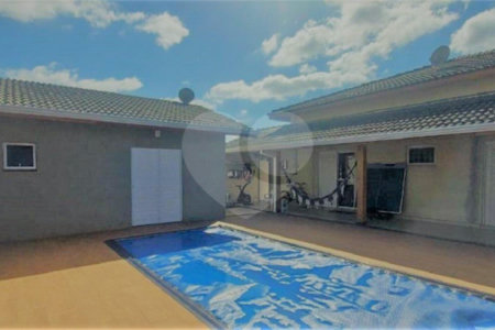 Casa à venda com 5 quartos, sendo 1 suíte, em Jardim Shangri-lá, Atibaia, SP