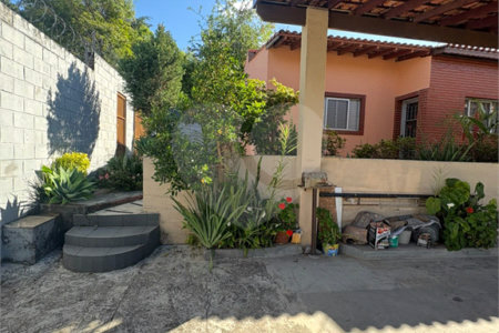 Casa Térrea à venda com 3 quartos em Vila Áurea, Poá, SP