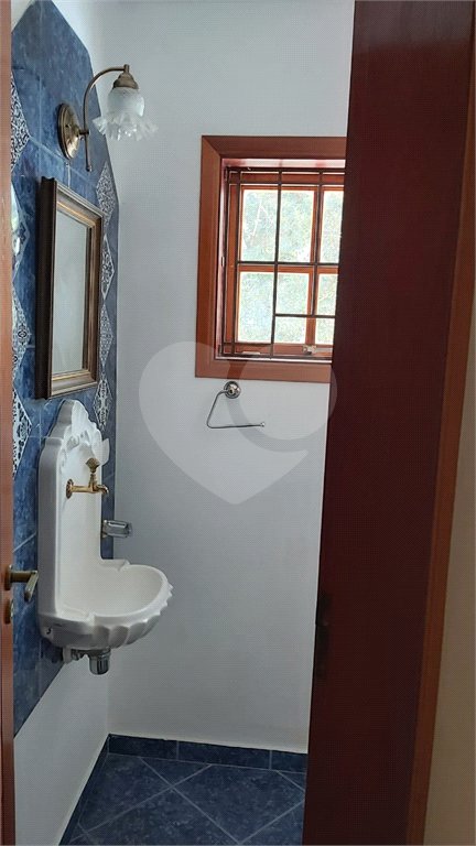 Sobrado à venda com 3 quartos, sendo 2 suítes, em Serra da Cantareira, Mairiporã, SP