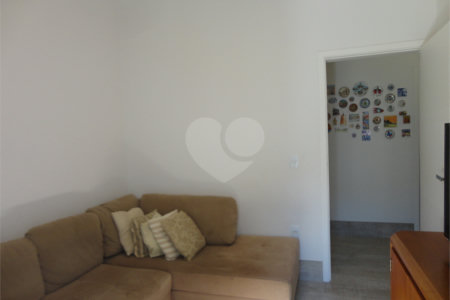 Casa à venda com 3 quartos, sendo 2 suítes, no condomínio Águas da Serra, Valinhos - SP