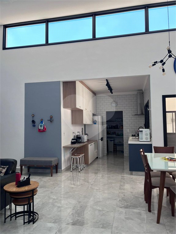 Casa à venda com 3 quartos, sendo 1 suíte, no condomínio Cond Laguna, Indaiatuba - SP