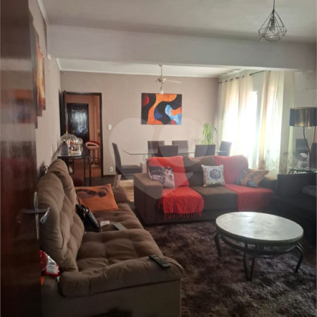 Sobrado à venda com 4 quartos, sendo 2 suítes,  em Campestre, Santo André, SP