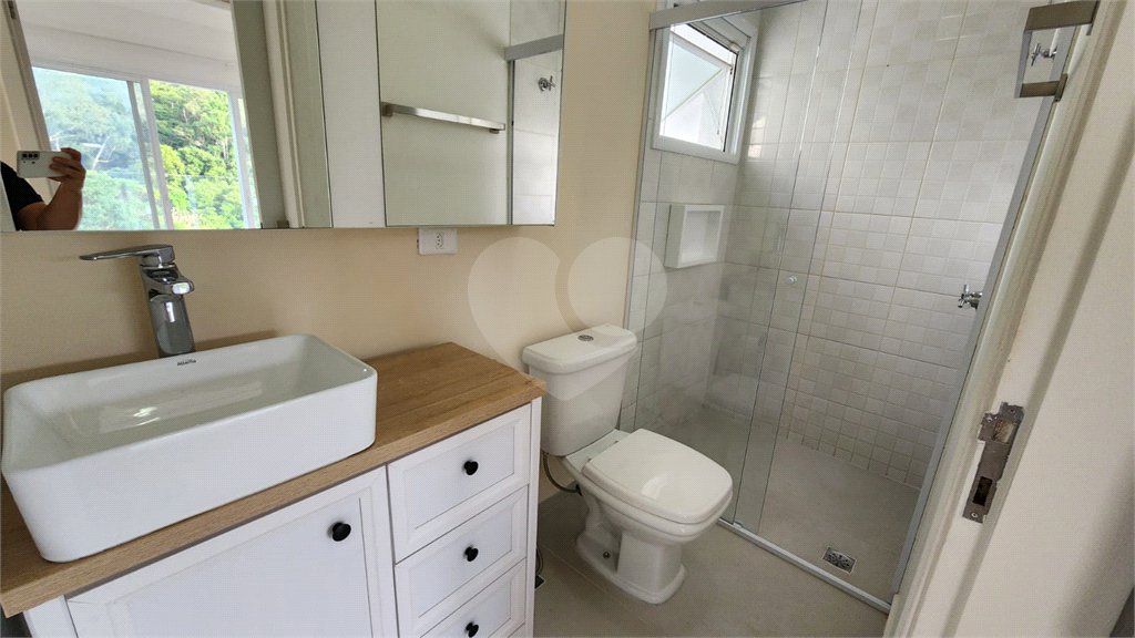 Casa à venda com 5 quartos, sendo 2 suítes, no condomínio Residencial Jardim Primavera, Louveira - SP