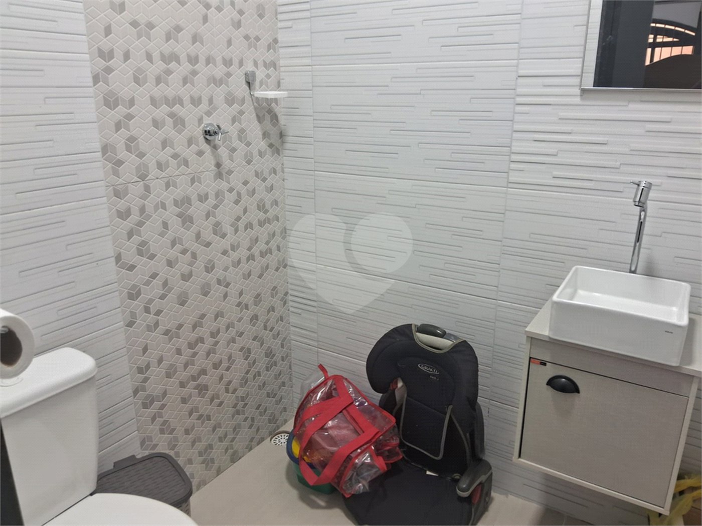 Casa à venda com 3 quartos, sendo 2 suítes, em Jardim Míriam, Suzano, SP