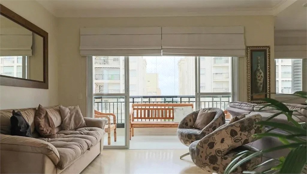 Apartamento à venda com 3 suítes em Vila Ipojuca, São Paulo, SP
