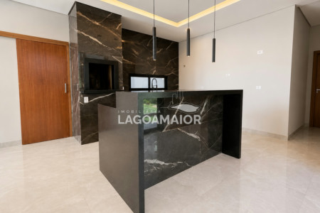 Casa à venda com 3 quartos no condomínio Residencial Costa Leste, Três Lagoas - MS